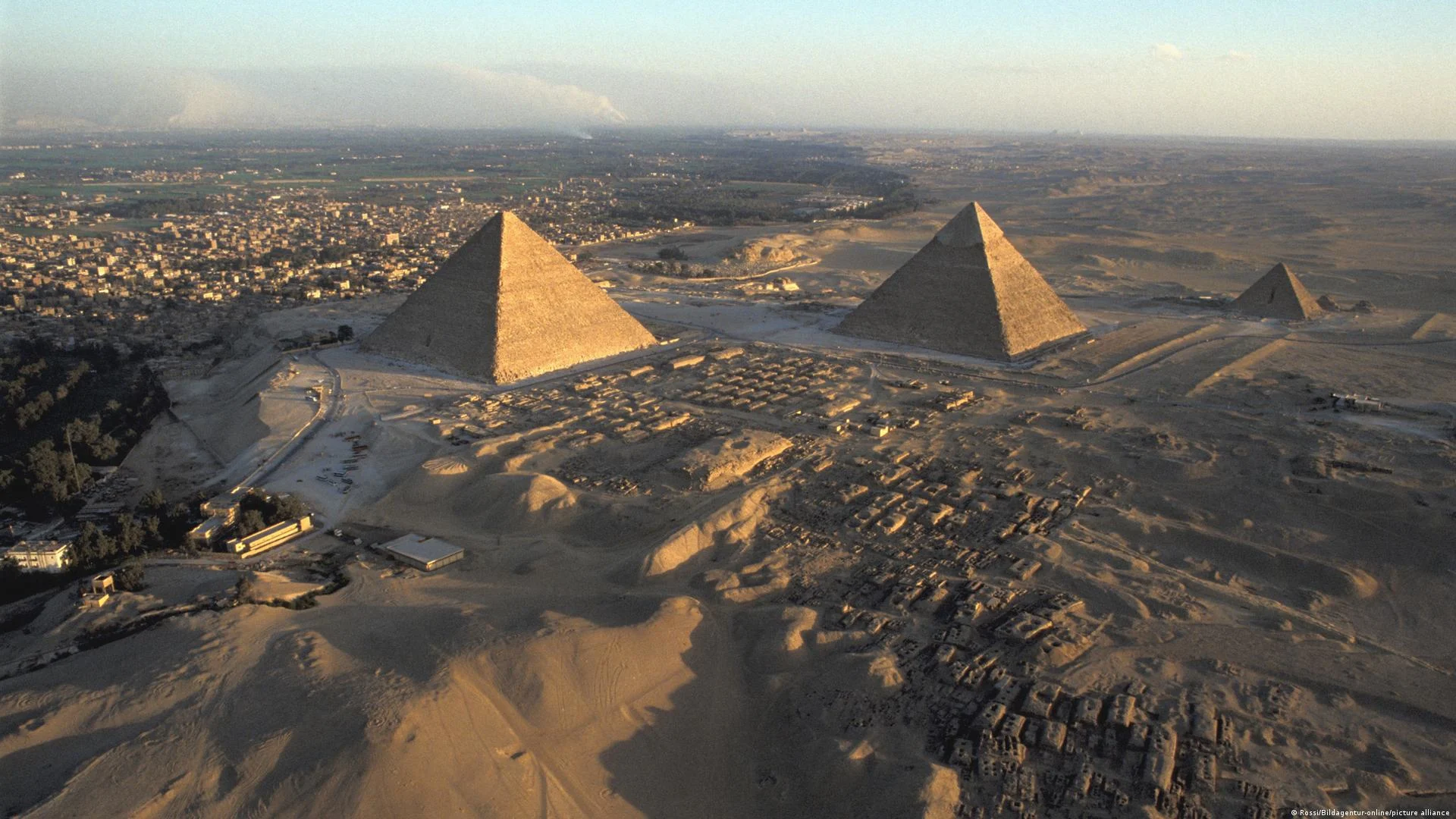 Las pirámides de Guiza, en El Cairo: Keops (izquierda), Kefrén (centro) y Micerino (derecha).Rossi/Bildagentur-online/picture alliance
