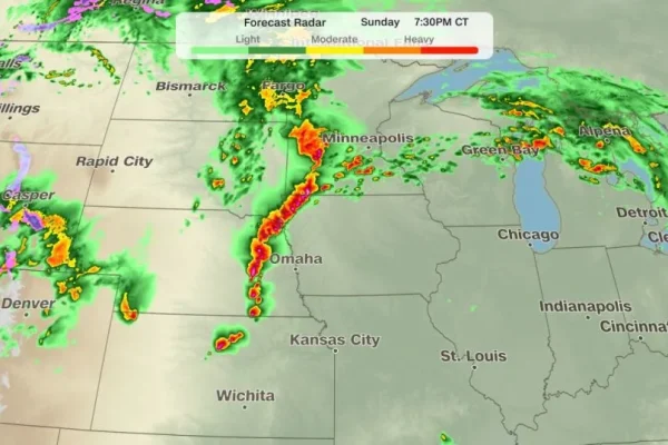 Pronóstico de un modelo meteorológico para tormentas eléctricas severas el domingo por la noche. - CNN Weather