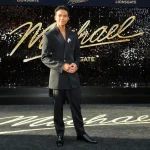 Jaafar Jackson llega a la premiere de “Michael” en Los Ángeles, el 20 de abril del 2026. (Jordan Strauss/Invision/AP)