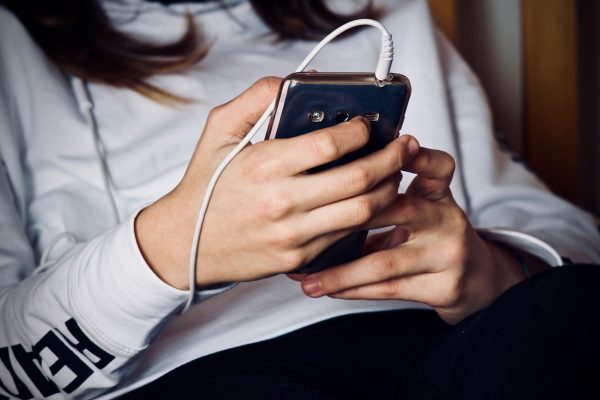 Meta implementará inteligencia artificial para eliminar cuentas de menores de 13 años