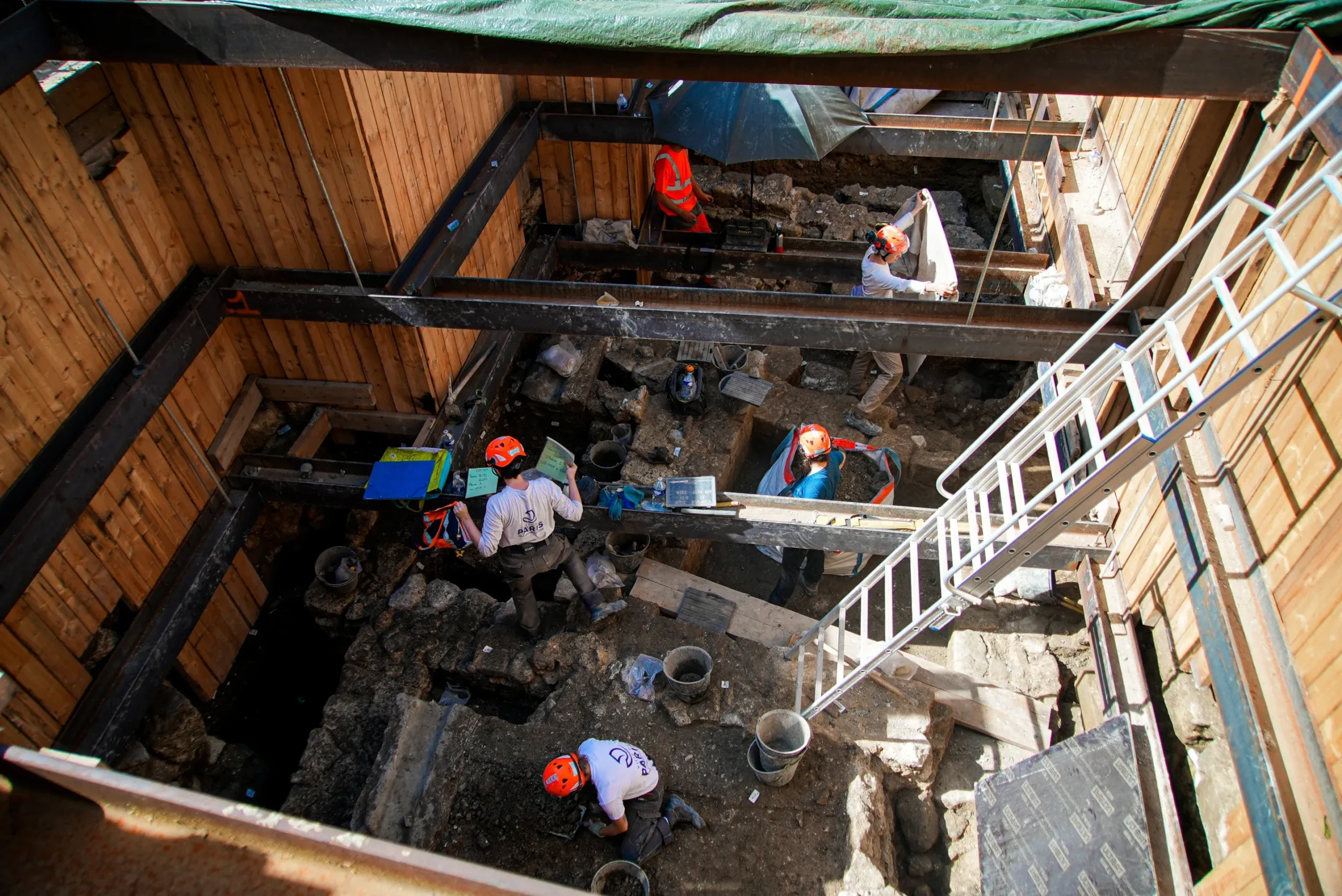 La "excavación del siglo" revela 2.000 años de historia bajo la plaza de Notre Dame