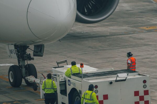 Avión de carga utilizado para transportar dispositivos electrónicos como parte de la cadena logística internacional de Apple.