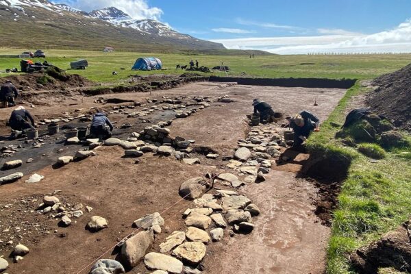 ruinas iglesia vikinga