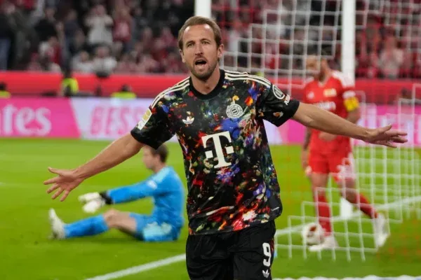 Harry Kane rompe récord y llega a 100 goles en la Bundesliga
