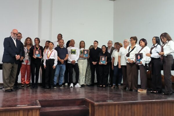 Puerto Cabello homenajeó a Teresa Pizzolante de Sabatino