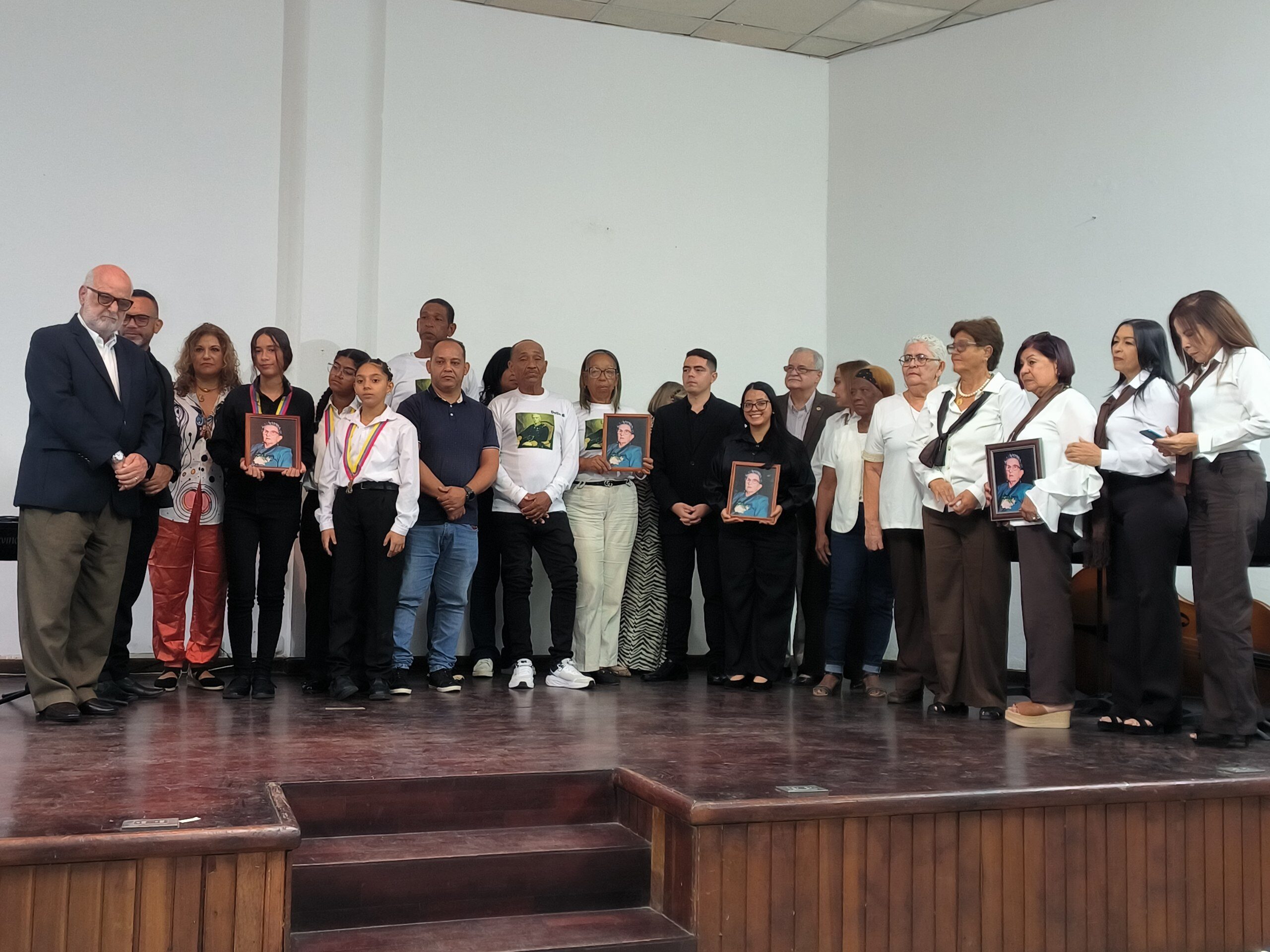 Puerto Cabello homenajeó a Teresa Pizzolante de Sabatino