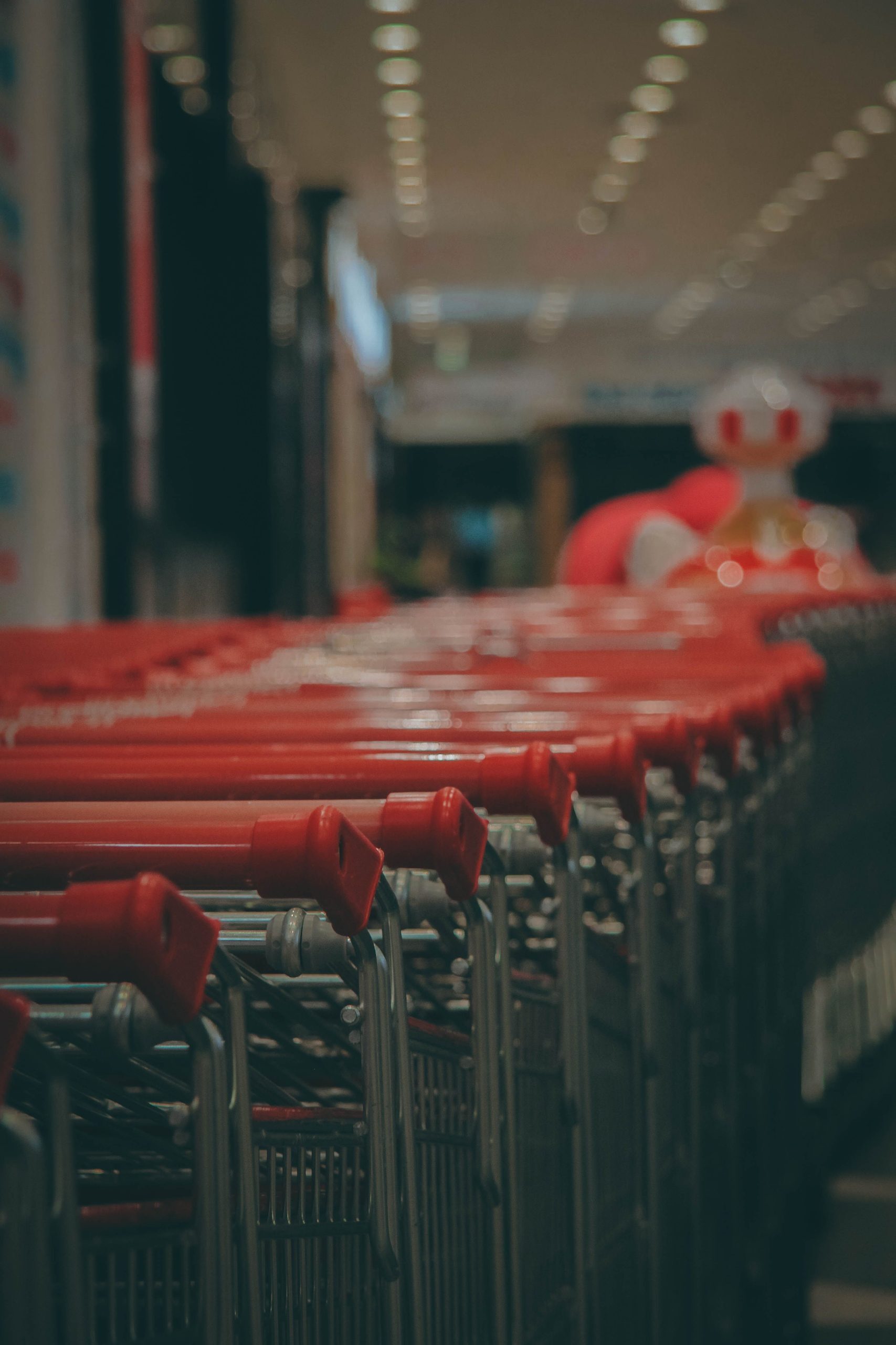 carros de supermercados apilados