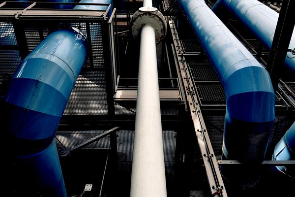 Proponen reactivar ocho plantas industriales en Venezuela para producir tuberías y válvulas